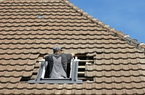 Pose de velux - Saint-Claude-de-Diray